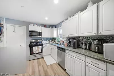 94 S 21st Ave, Manville, NJ 08835 - Photo 7