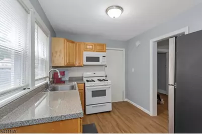 51 Ampere Pkwy, East Orange, NJ 07017 - Photo 11