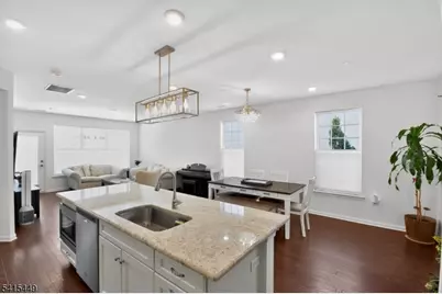 110 Grabowski Dr, Sayreville, NJ 08859 - Photo 5