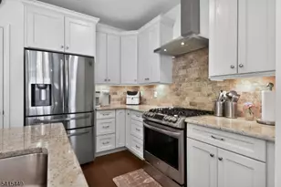 110 Grabowski Dr, Sayreville Boro, NJ 08859 - Photo 7