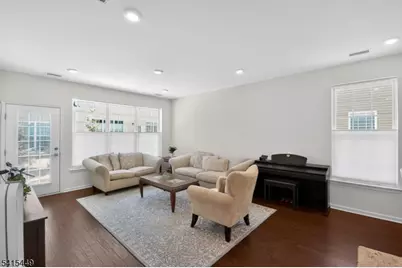 110 Grabowski Dr, Sayreville, NJ 08859 - Photo 11