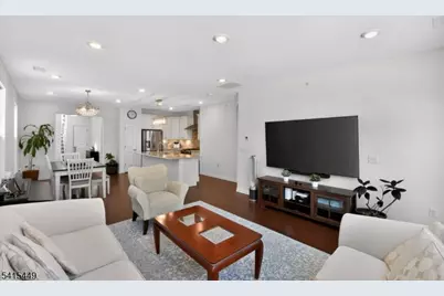 110 Grabowski Dr, Sayreville, NJ 08859 - Photo 9