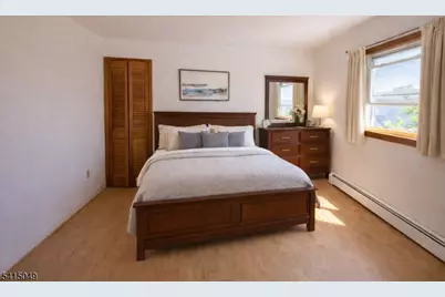 34 Mawhinney Ave, Hawthorne, NJ 07506 - Photo 9