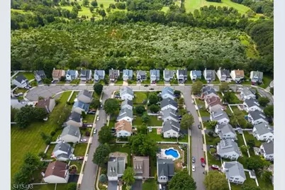 10 Marco Polo Ct, Franklin Township, NJ 08823 - Photo 17