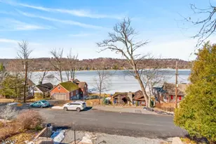 49 Birch Pkwy, Byram Township, NJ 07871 - Photo 5