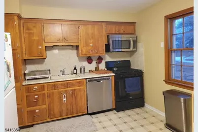 2 Marilyn St, Bernards Township, NJ 07920 - Photo 5