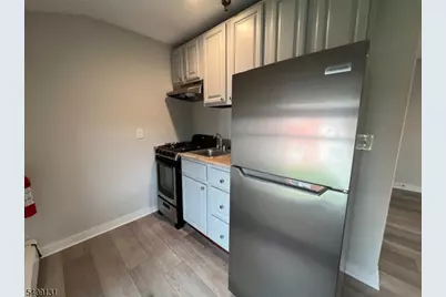 60 Veterans Memorial Dr #304, Somerville, NJ 08876 - Photo 5