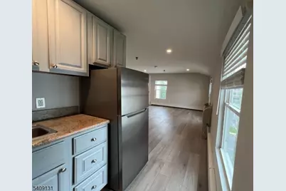 60 Veterans Memorial Dr #304, Somerville, NJ 08876 - Photo 7