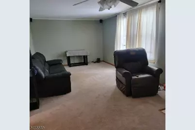 8 N Governor Haines St, Hamburg, NJ 07419 - Photo 5