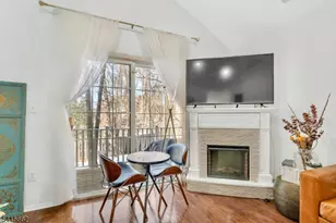 1004 Cypress Ln, East Brunswick Township, NJ 08816 - Photo 9