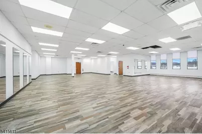 1 Lethbridge Plz, Mahwah, NJ 07430 - Photo 3