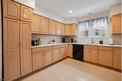 12 Linwood Ter, Caldwell, NJ 07006 - Photo 9