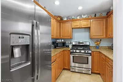 9 Temple Trl, Hopatcong, NJ 07843 - Photo 9