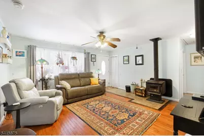 9 Temple Trl, Hopatcong, NJ 07843 - Photo 5