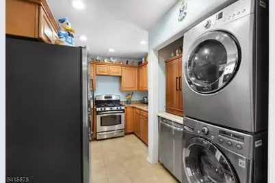 9 Temple Trl, Hopatcong, NJ 07843 - Photo 11