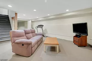 115 Berkeley Cir, Bernards Township, NJ 07920 - Photo 33