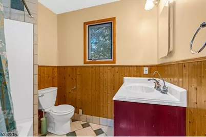 2 Oneida Ave, Hopatcong, NJ 07843 - Photo 21