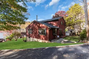 2 Oneida Ave, Hopatcong, NJ 07843 - Photo 3