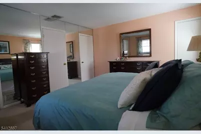 19 Berkeley Ter, Livingston, NJ 07039 - Photo 15