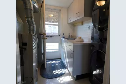 19 Berkeley Ter, Livingston, NJ 07039 - Photo 27