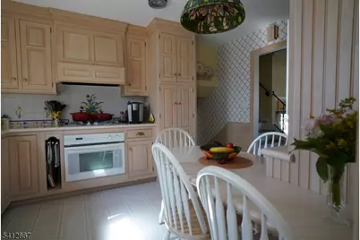 19 Berkeley Ter, Livingston, NJ 07039 - Photo 5