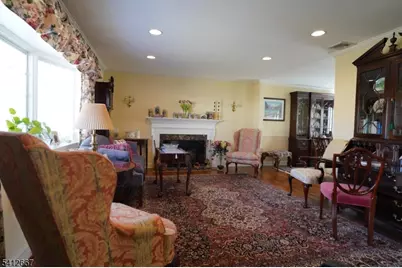 19 Berkeley Ter, Livingston, NJ 07039 - Photo 9