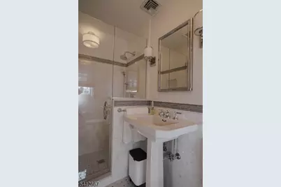 19 Berkeley Ter, Livingston, NJ 07039 - Photo 17