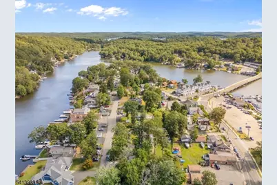 19 W River Styx Rd, Hopatcong, NJ 07843 - Photo 45