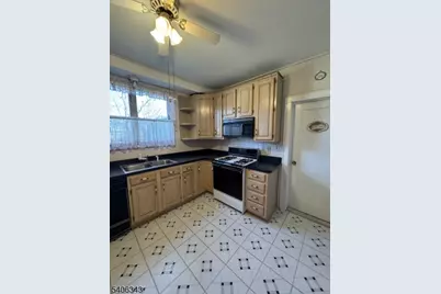 239 Washington Pl, Hasbrouck Heights, NJ 07604 - Photo 5