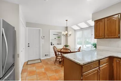 35 Roberts Cir, Bernards Township, NJ 07920 - Photo 11