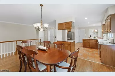 35 Roberts Cir, Bernards Township, NJ 07920 - Photo 9