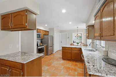 35 Roberts Cir, Bernards Township, NJ 07920 - Photo 15