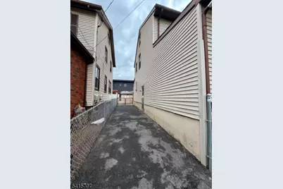 24 Hollywood Ave, Hillside, NJ 07205 - Photo 3