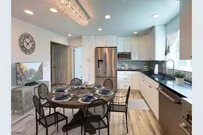 34 Lincoln St, Roseland, NJ 07068 - Photo 7