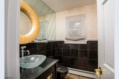 34 Lincoln St, Roseland, NJ 07068 - Photo 17