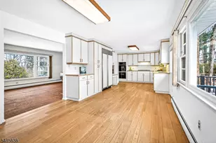 113 Crest Dr, Berkeley Heights Township, NJ 07922 - Photo 9