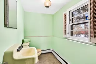 113 Crest Dr, Berkeley Heights Township, NJ 07922 - Photo 21