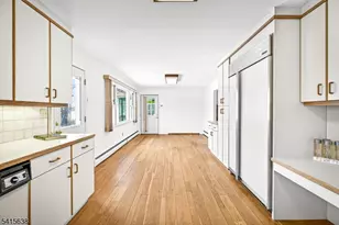 113 Crest Dr, Berkeley Heights Township, NJ 07922 - Photo 13