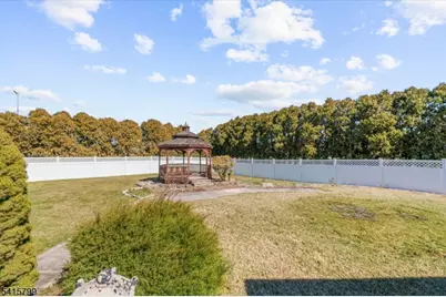 300 Old York Road, Raritan Township, NJ 08822 - Photo 29