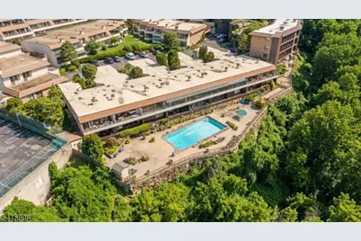 300 Gorge Rd #25, Cliffside Park, NJ 07010 - Photo 41