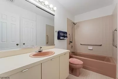 300 Gorge Rd #25, Cliffside Park, NJ 07010 - Photo 29