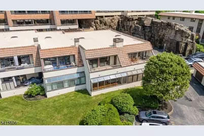 300 Gorge Rd #25, Cliffside Park, NJ 07010 - Photo 37