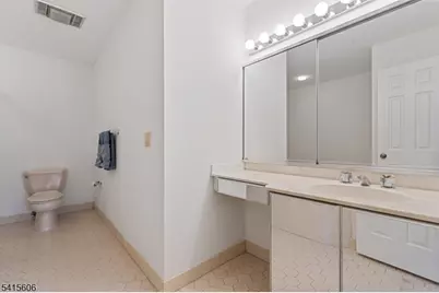 300 Gorge Rd #25, Cliffside Park, NJ 07010 - Photo 23
