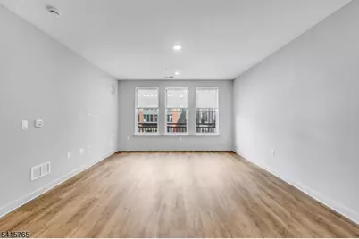 51 Okner Pkwy #2013, Livingston Twp., NJ 07039 - Photo 9