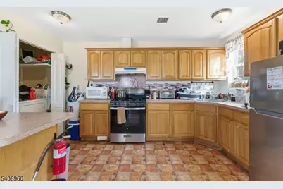 29 22nd Ave, Paterson, NJ 07513 - Photo 17