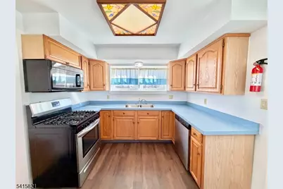 126 Hwy20231, Raritan Township, NJ 08551 - Photo 15