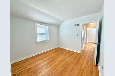126 Hwy20231, Raritan Township, NJ 08551 - Photo 37
