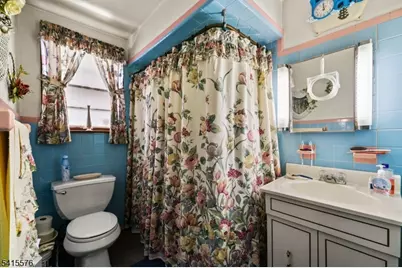 8 Kipp Pl, Paterson, NJ 07513 - Photo 25