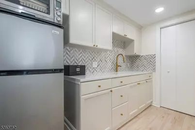 12 Ravine Rd, Verona, NJ 07044 - Photo 41