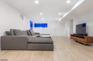 12 Ravine Rd, Verona, NJ 07044 - Photo 37